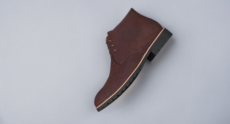 秋のメンズ尖ったつま先のカジュアル革靴