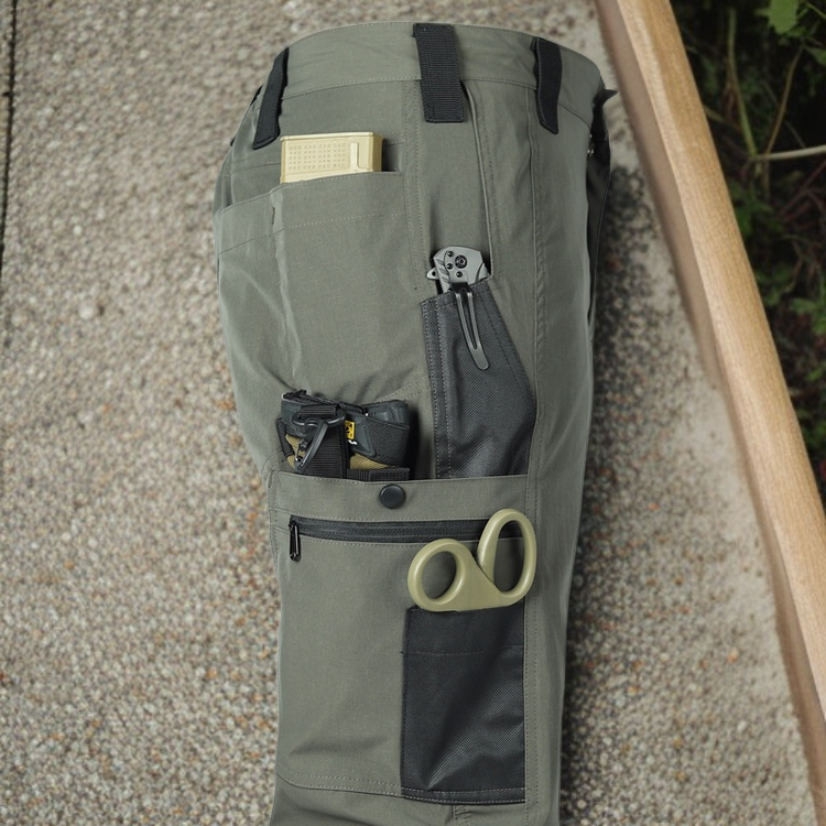 動きやすさと快適さを両立したタクティカルパンツ