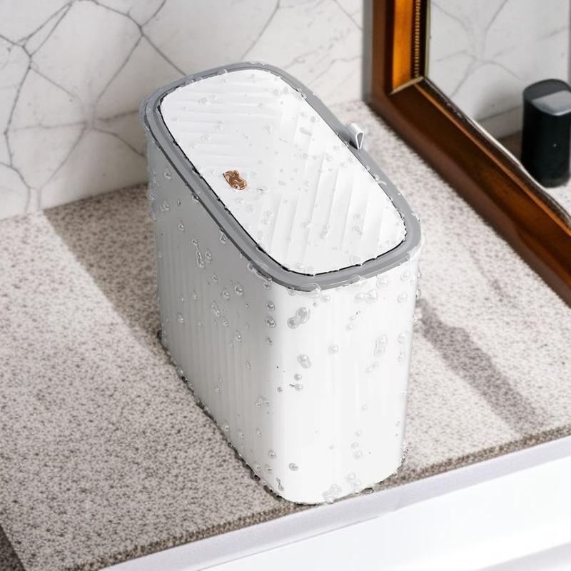 뚜껑이 있는 벽걸이형 쓰레기통