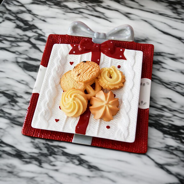 어린이 도시락용으로 사용된 사각형 식판