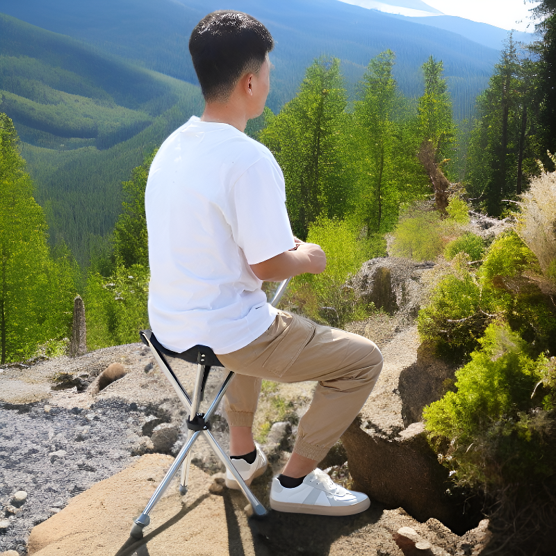 Kije trekkingowe z ergonomicznymi uchwytami