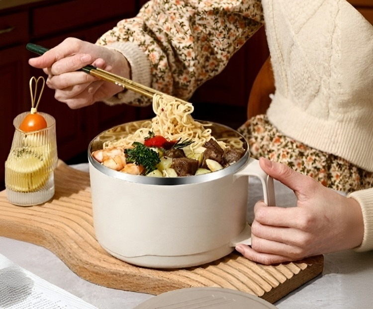 내열 기능이 뛰어난 보온 도시락 실제 사용 모습