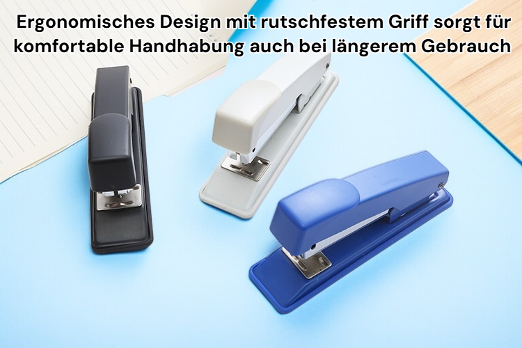 Robustes Metallheftgerät auf einem Schreibtisch