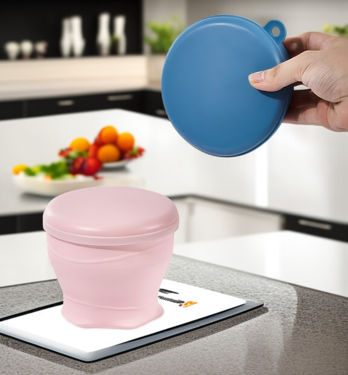 Space-saving foldable bowl in backpack