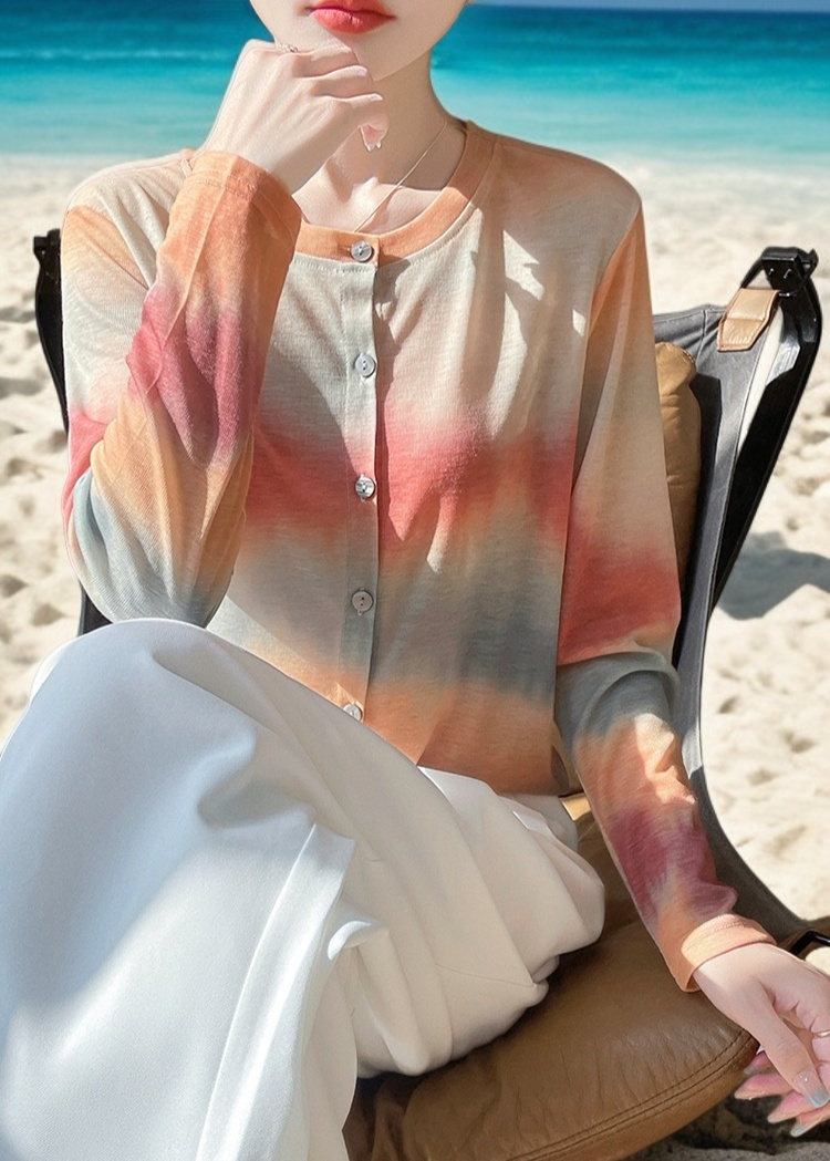 おしゃれなタイダイプリントカーディガンのコーデ例