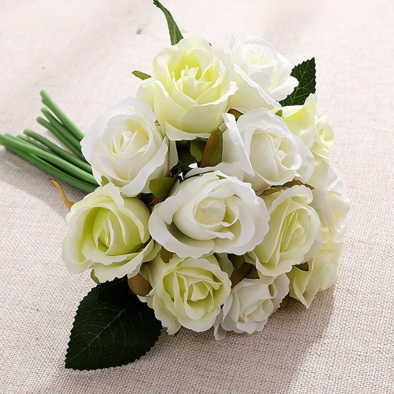 Bouquet de roses artificielles