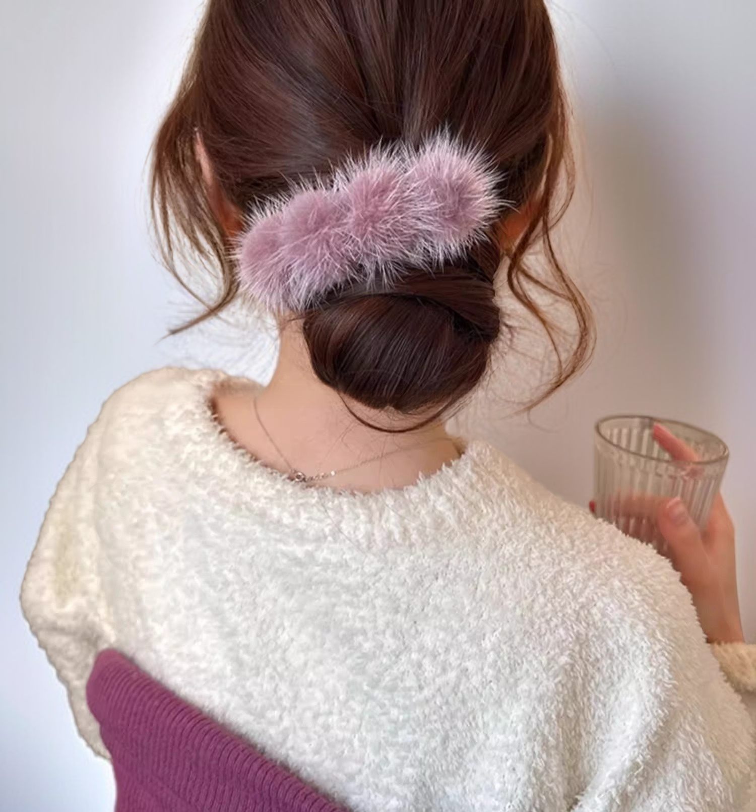 毛絨質感時尚髮夾佩戴效果