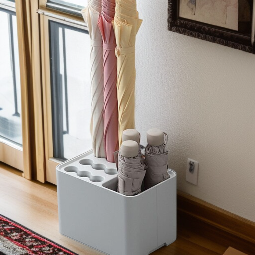 ：Moderner Regenschirmhalter mit Stiefelfach und offener Ablage