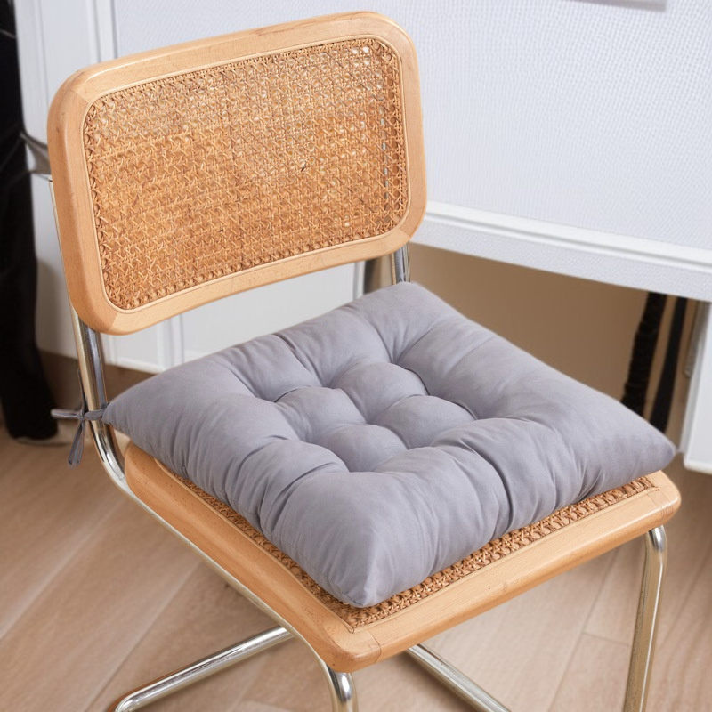 厚みのある起毛シートクッション