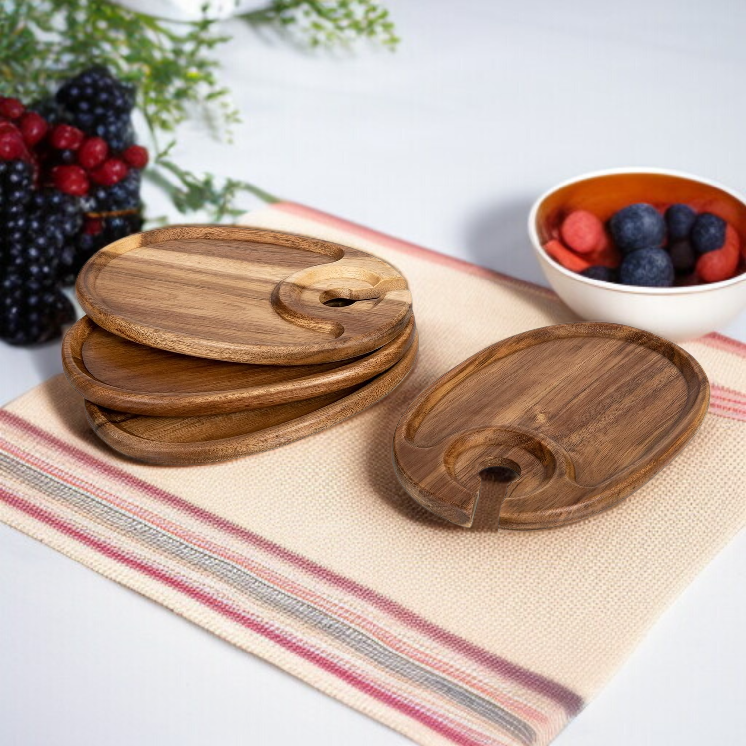 내추럴 인테리어를 완성하는 나무 쟁반