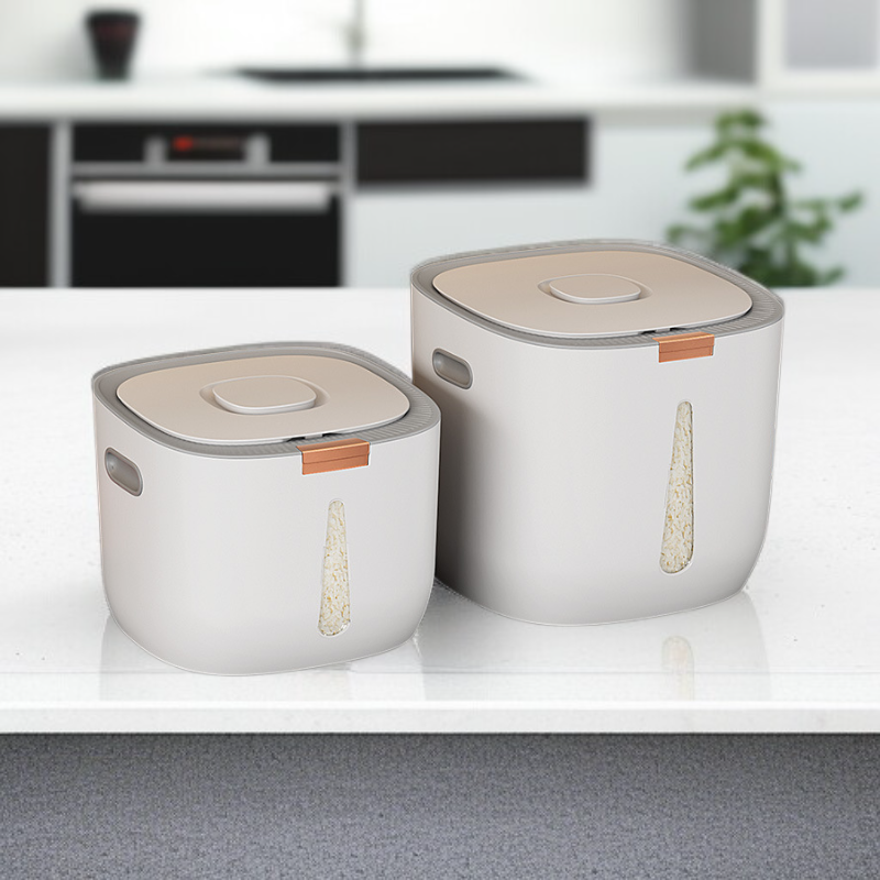 Large capacity rice bucket