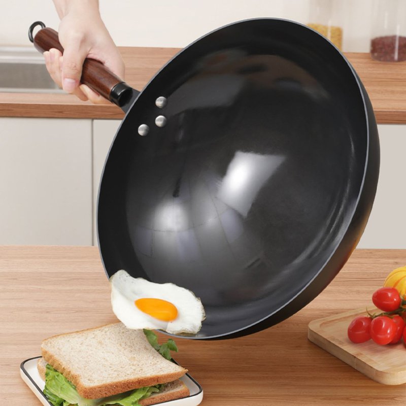 กระทะเหล็กสำหรับใช้ในบ้าน