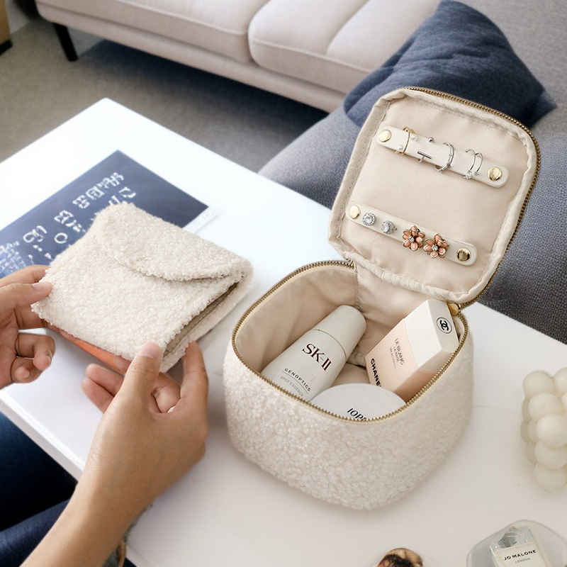 Multifunktionale Schmuckaufbewahrung für Reisen