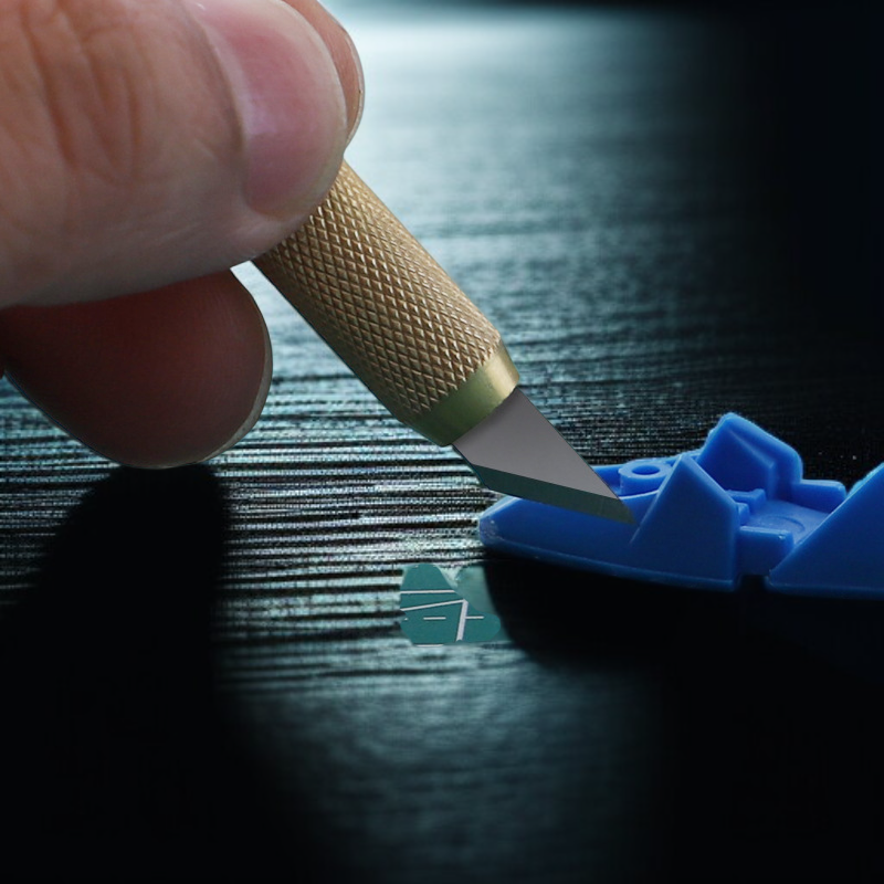 Professional carving utility knife for hobbyists