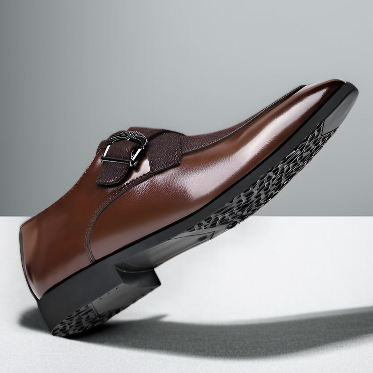 고급 소재의 남성용 정장화 디테일