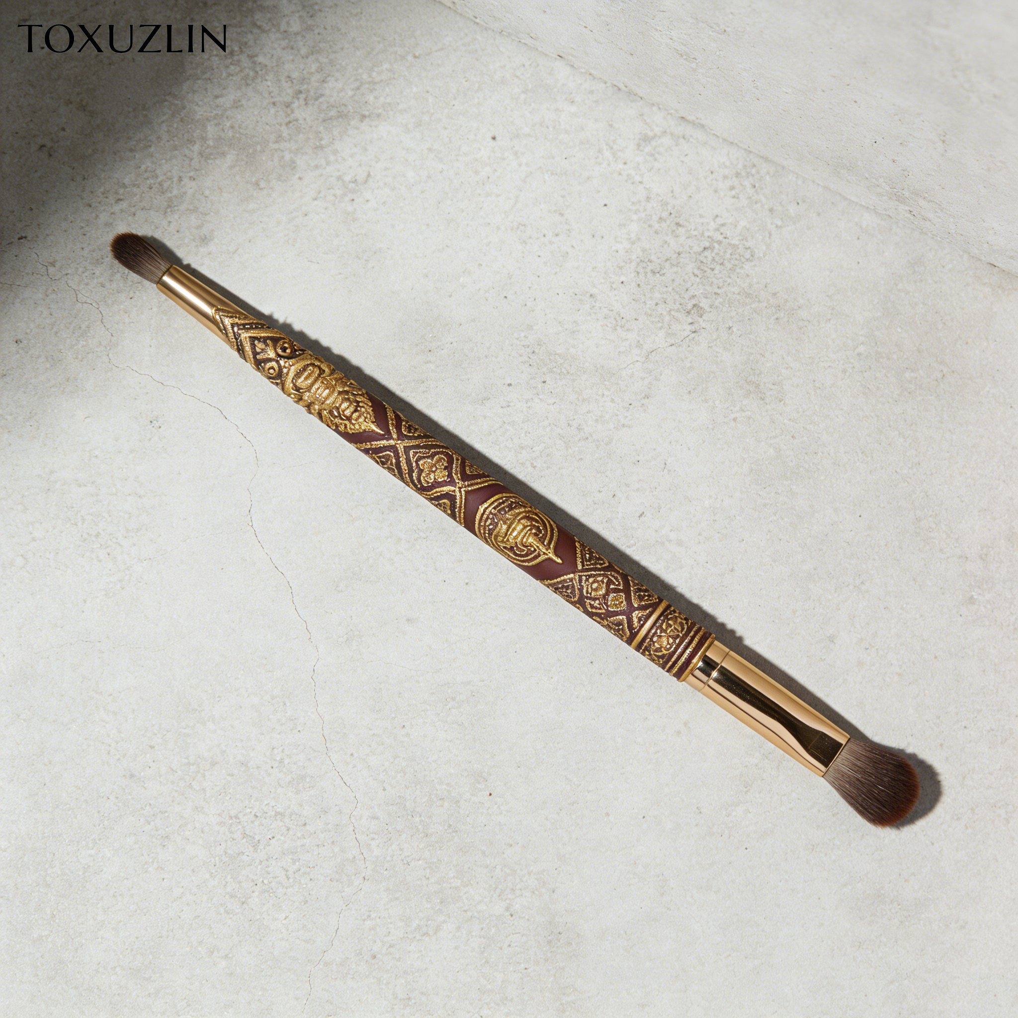 แปรงทาลิปสติกสองด้าน เน้นความแม่นยำในการทาลิป