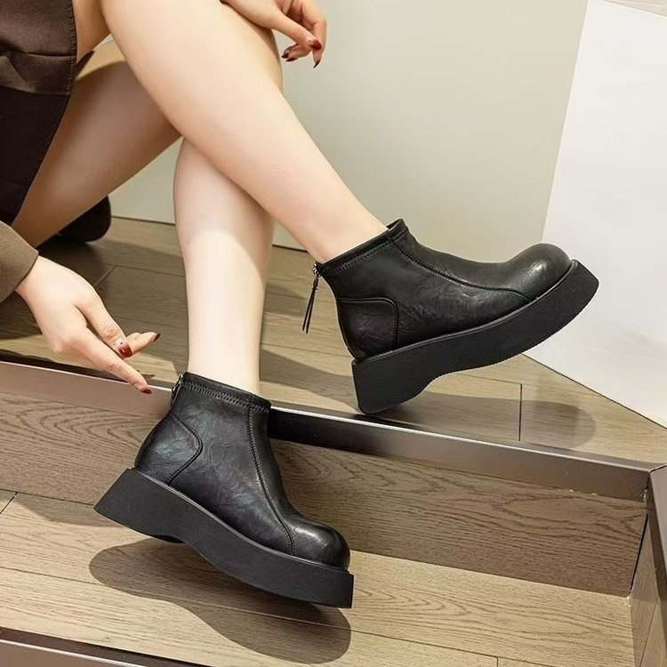 겨울용 두꺼운 밑창의 진가죽 앵클부츠