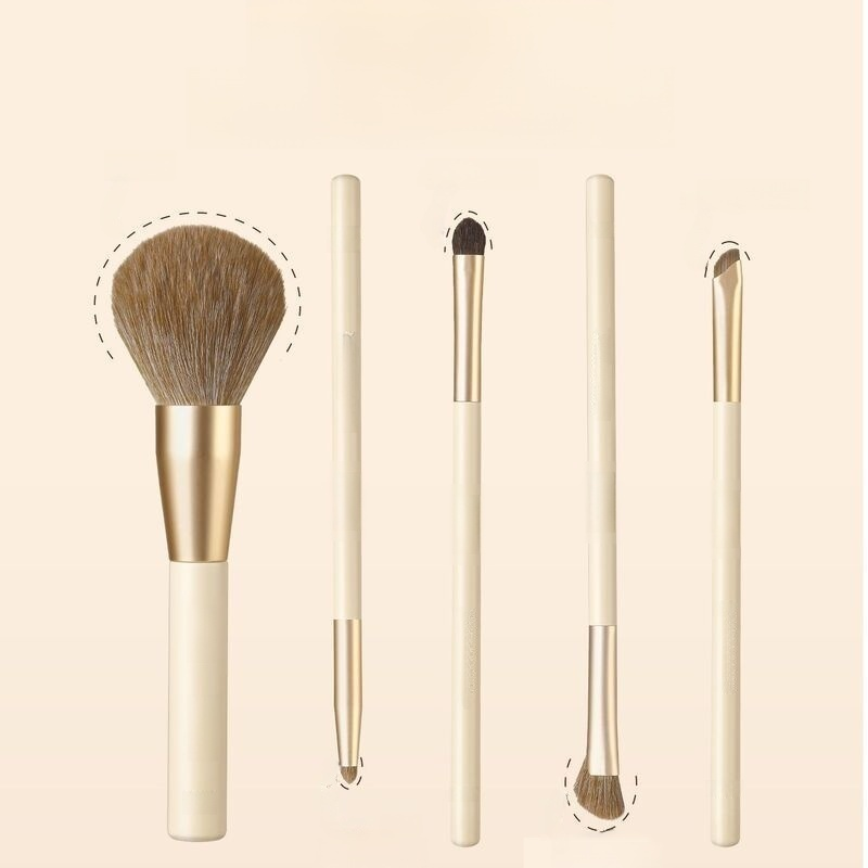 Fine-line makeup brush
