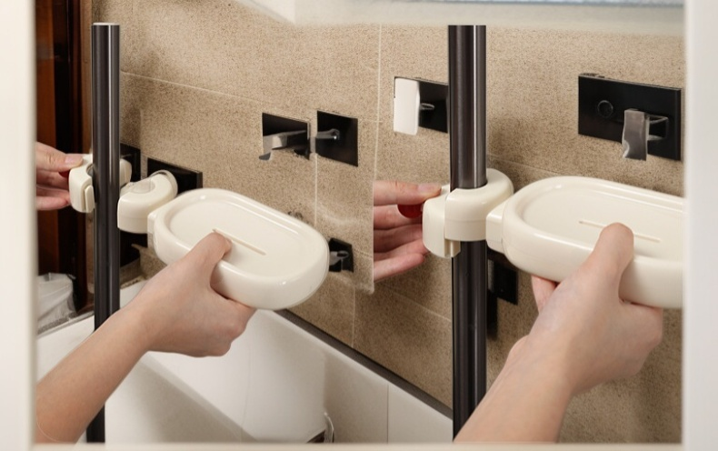 간편하게 설치 가능한 욕실 샤워 랙