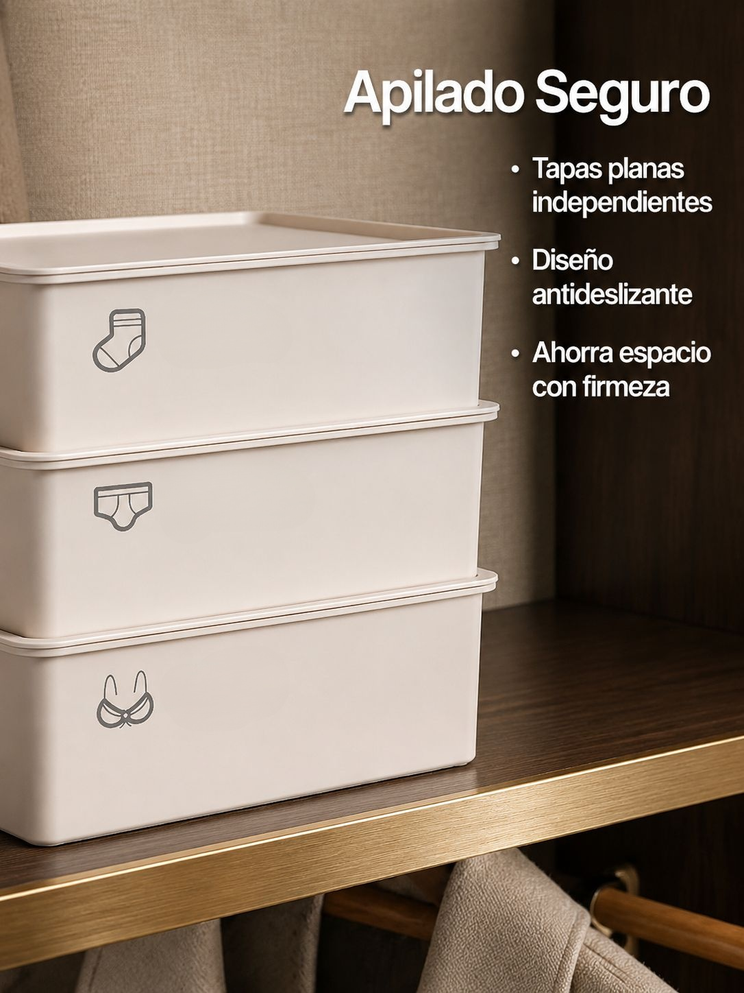 Vista superior de la caja organizadora llena de ropa interior perfectamente acomodada