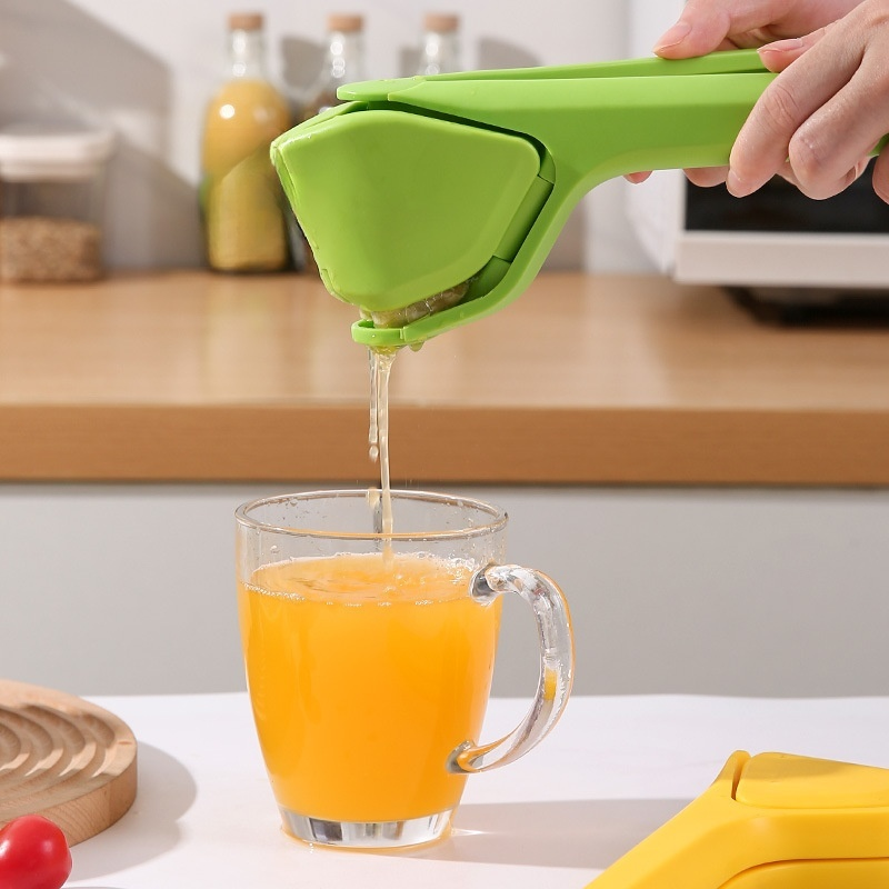 เครื่องคั้นน้ำมะนาวแบบมือหมุน