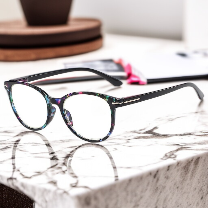 Vista lateral de gafas de lectura para mujer