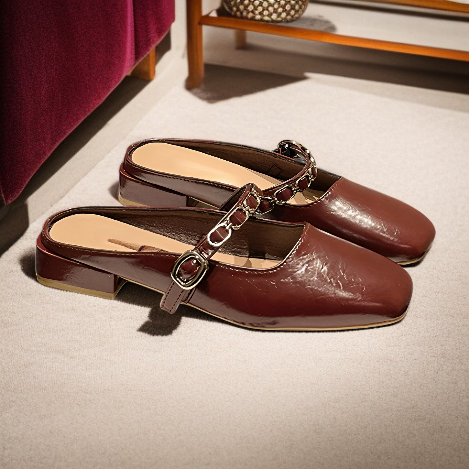 2025春夏サンダルファッションチェーンチャンキーヒールシングルシューズローヒールチェーンマッチングスカートサンダルレトロハーフスリッパレディースアウトドアサンダル