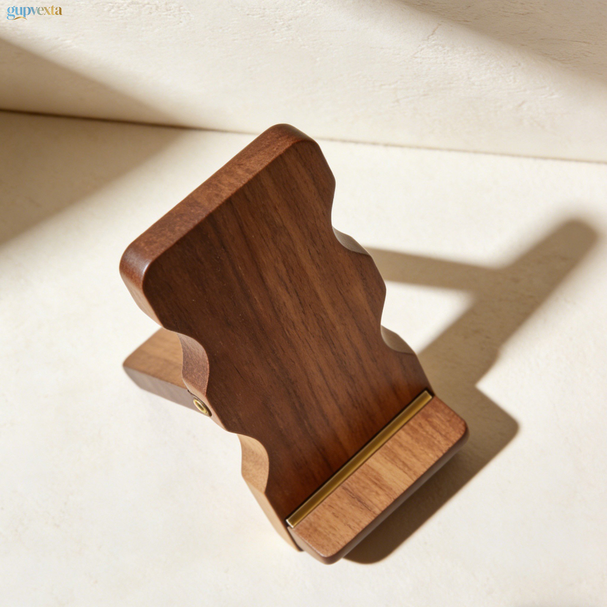 친환경 나무 소재로 만든 휴대폰 거치대