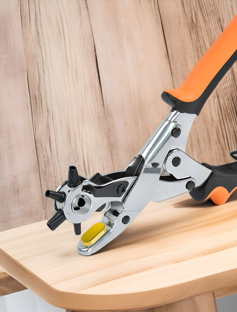 書類整理に便利な穴あけパンチ