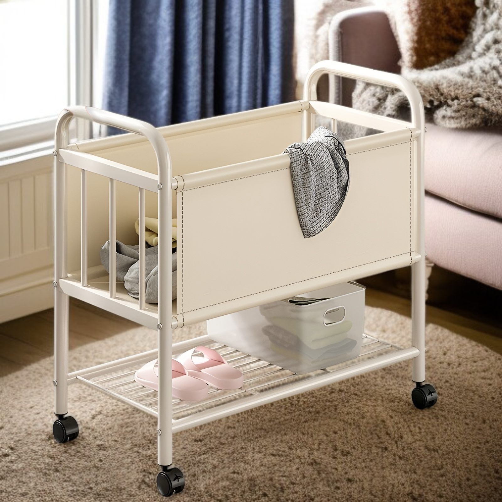 Cesta de ropa portátil para uso doméstico.