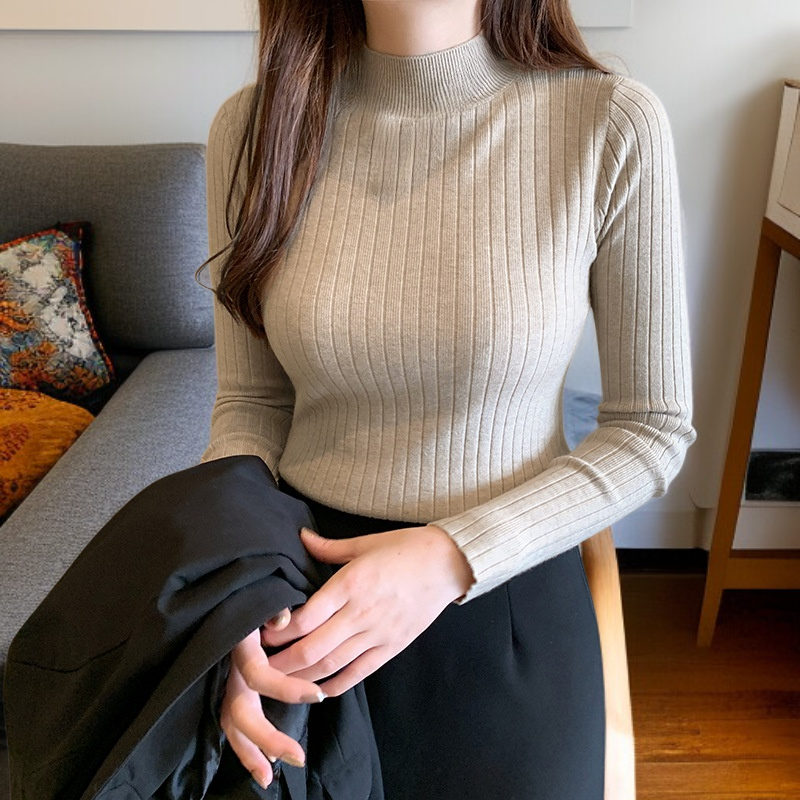 단색 터틀넥 긴팔 스웨터