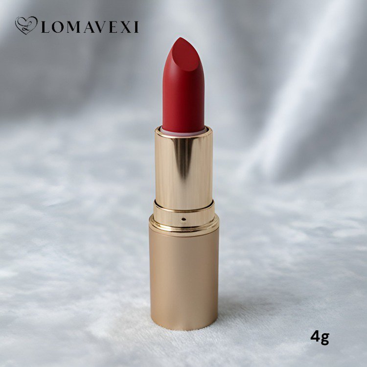 ลิปสติกเนื้อแมตต์สีแดง เม็ดสีแน่น