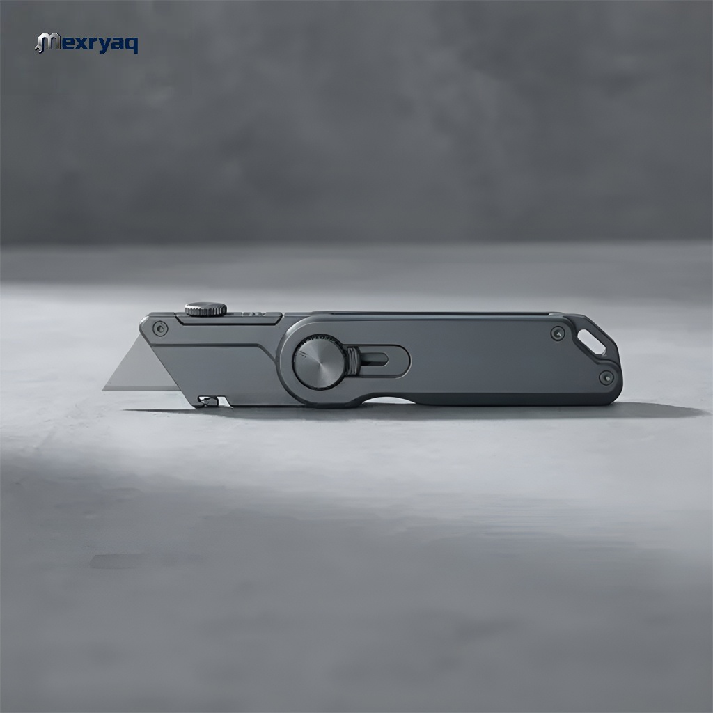 Portable folding utility knife