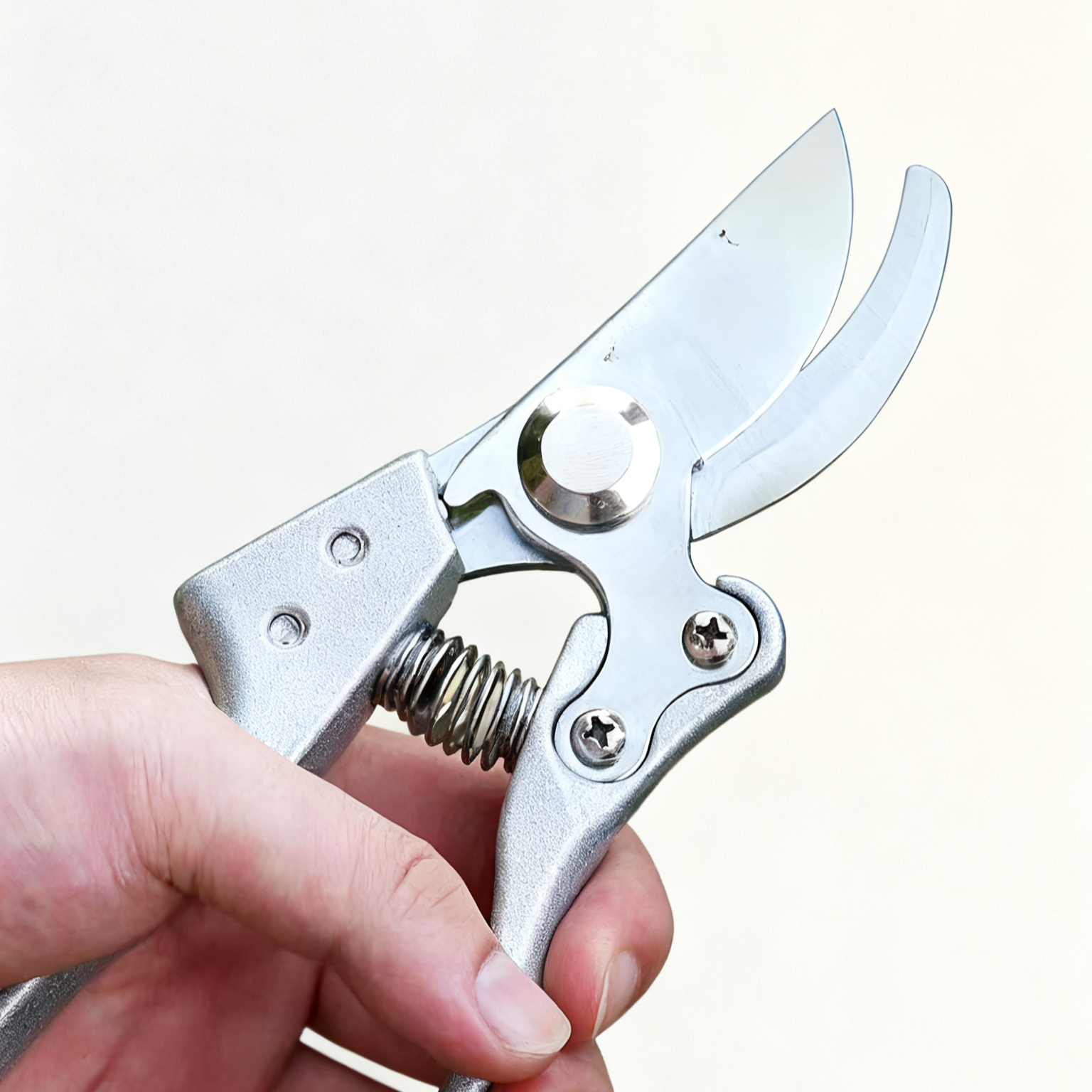 강력한 정원 가지치기 가위