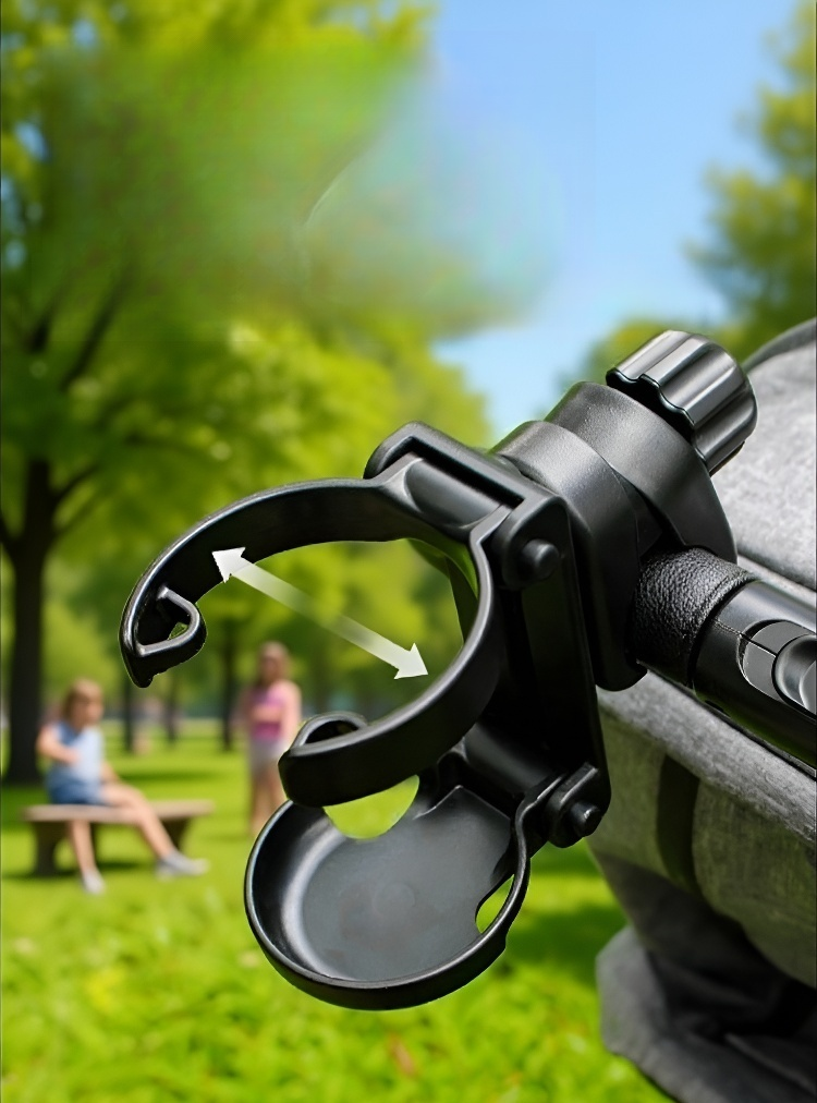 유모차 컵홀더와 함께한 외출 장면