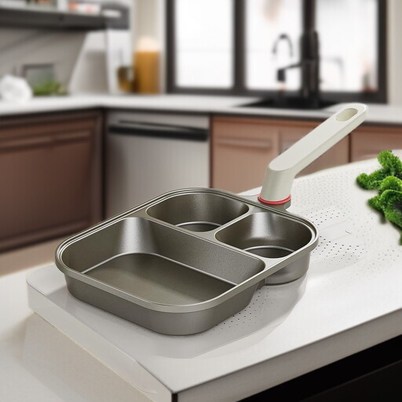 Thickened titanium breakfast pan with three sections