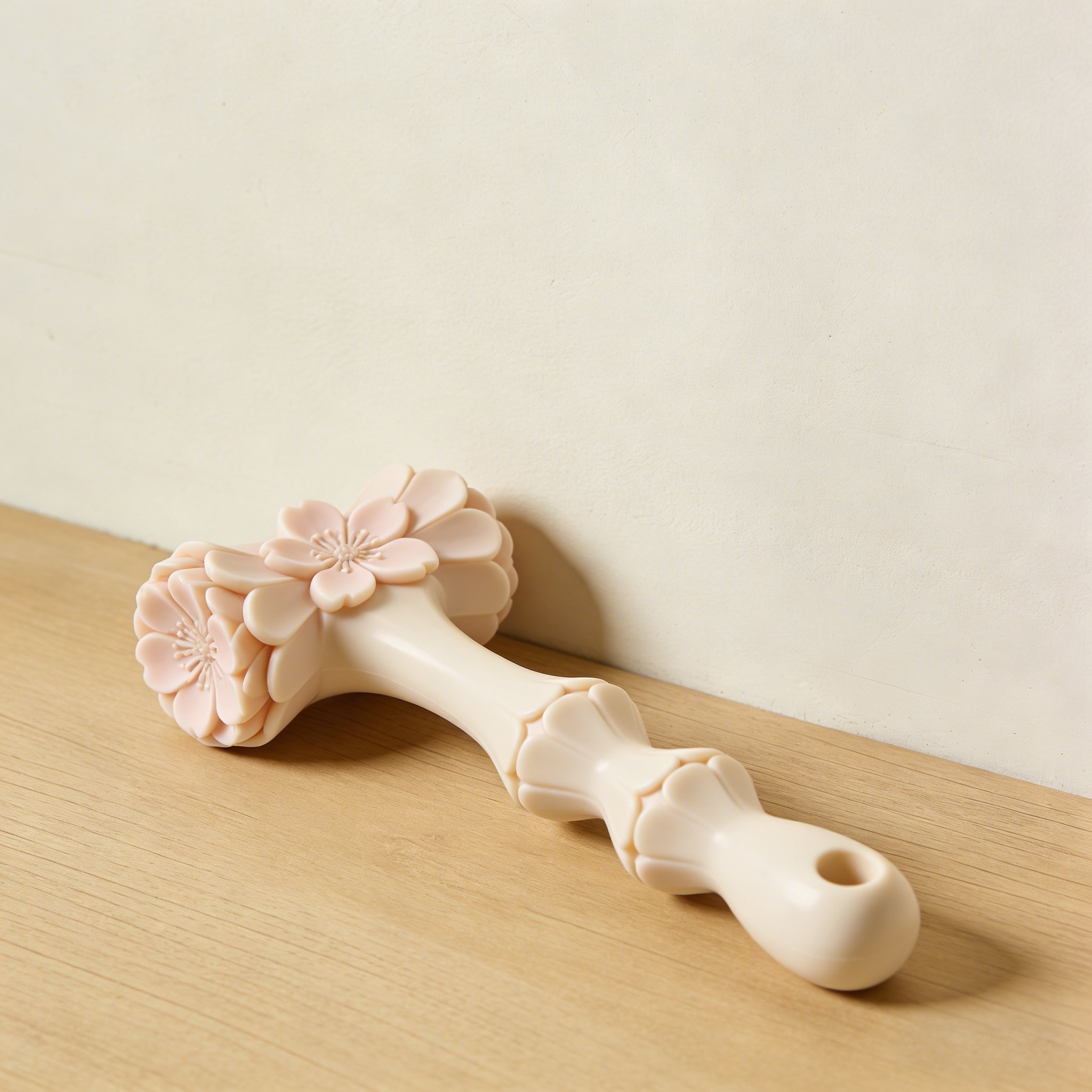 인체공학적 디자인의 등 지압기