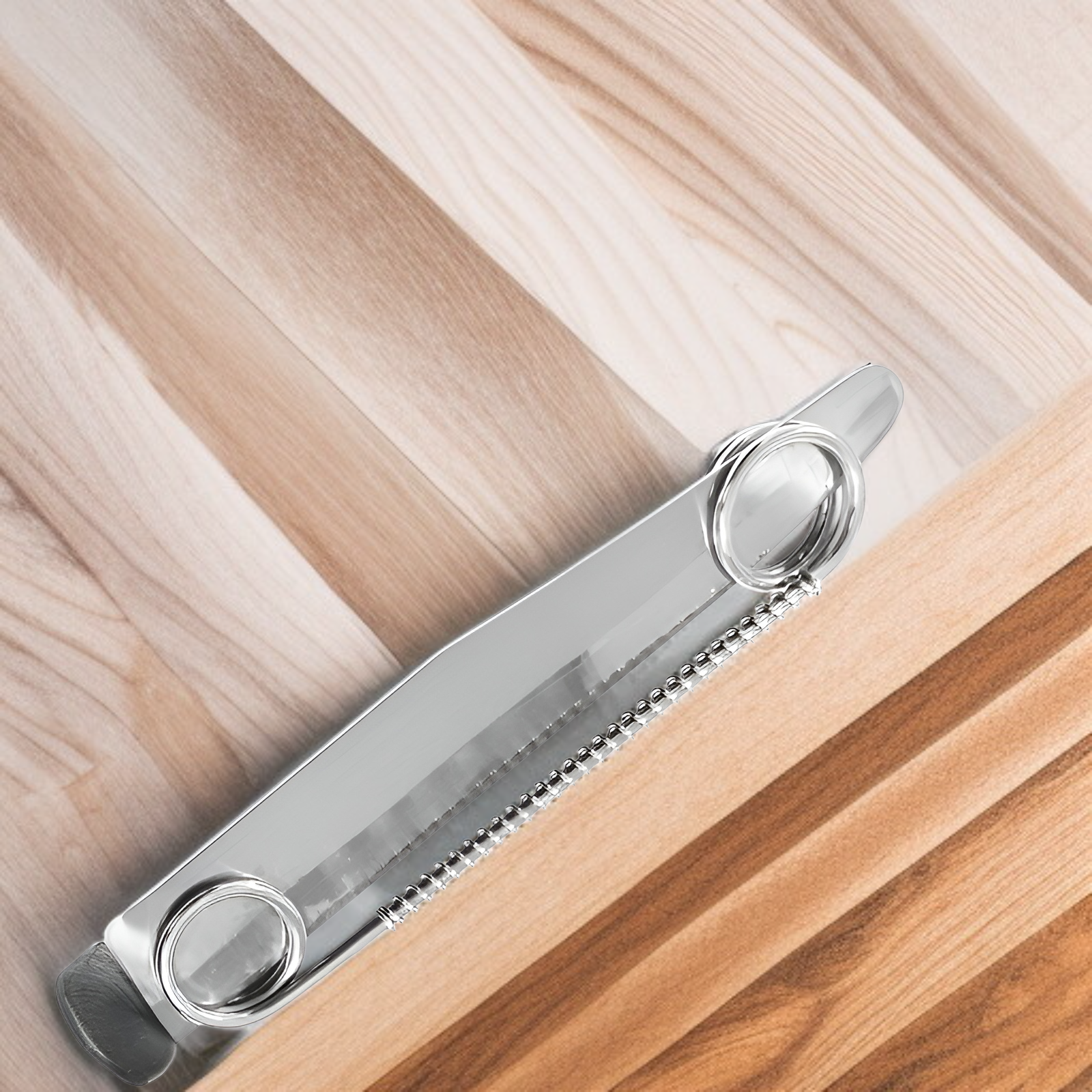 다양한 과일을 자르는 주방 칼