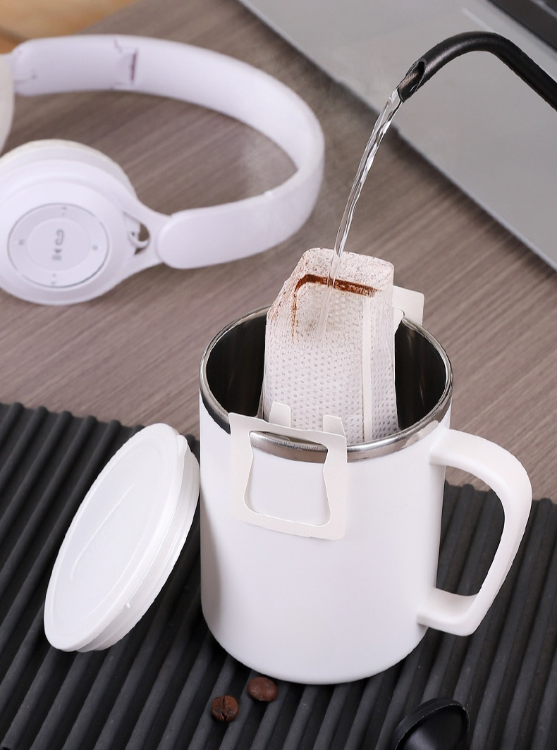 Modern Taza de café de oficina in workspace