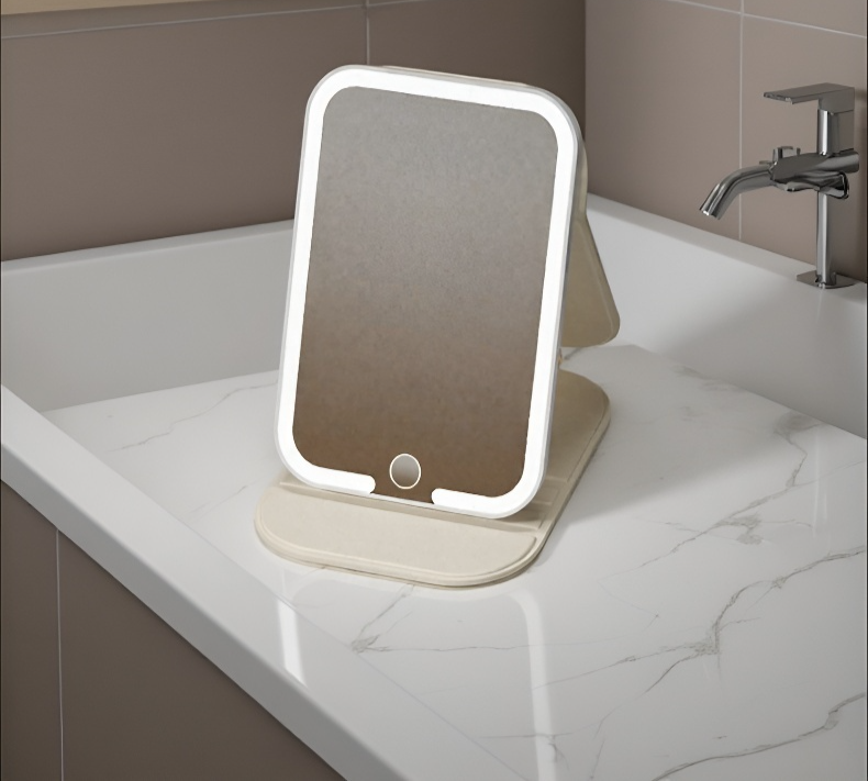 거울 접었을 때의 컴팩트한 사이즈