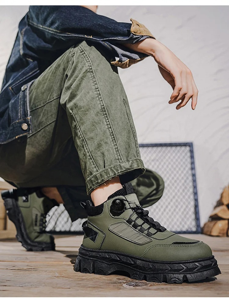 秋コーデにぴったりのレトロデザインブーツ