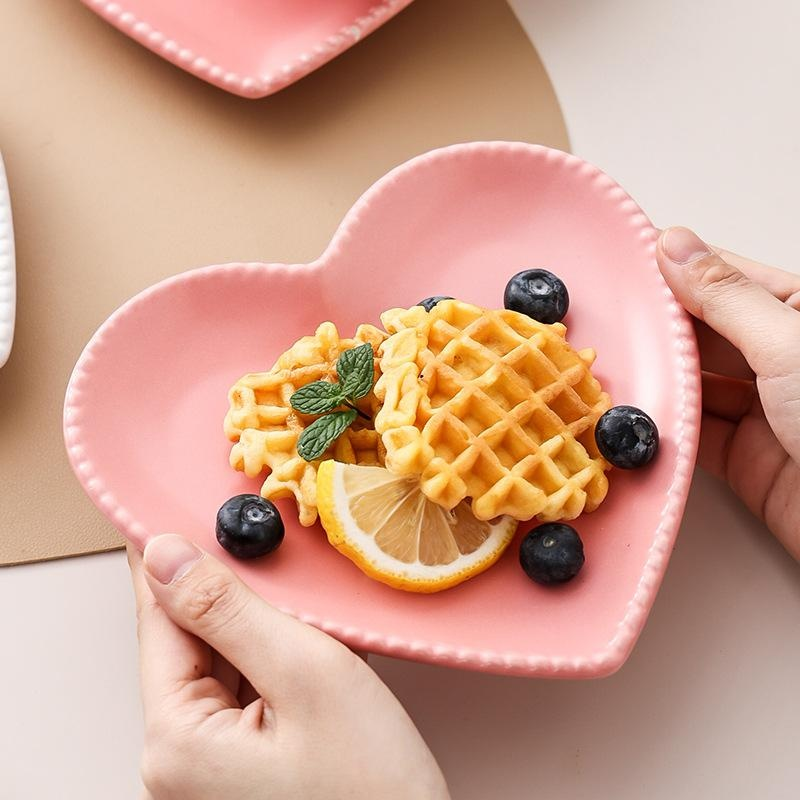Assiette en forme de cœur pour gâteaux et fruits
