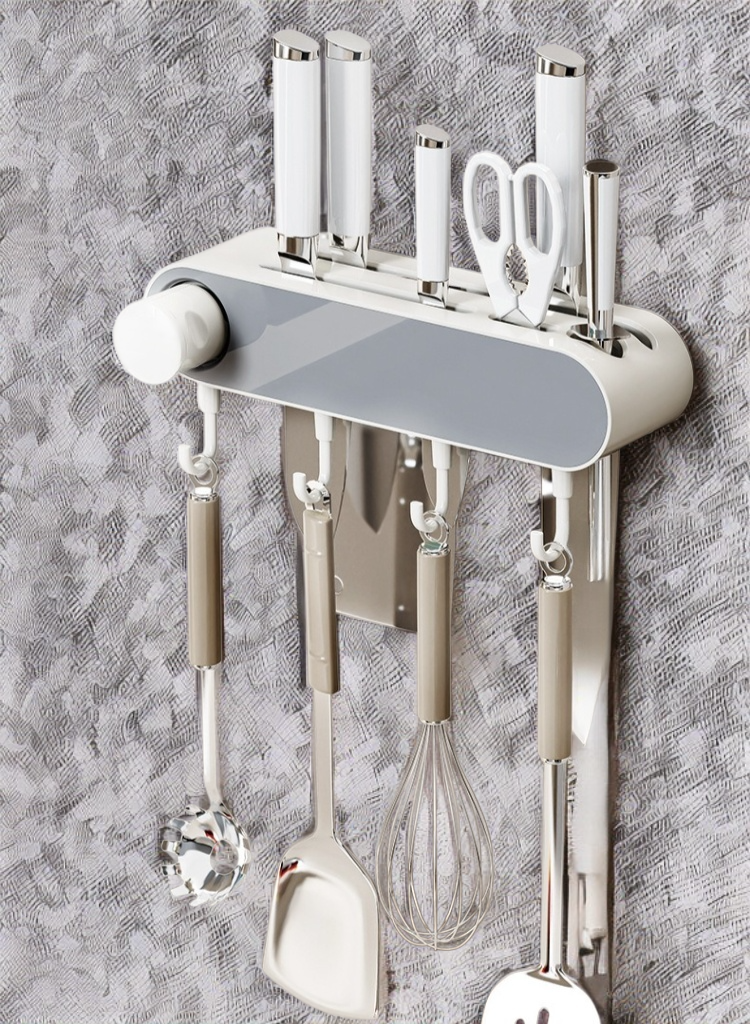 다용도 칼 선반에 칼과 숫돌 수납