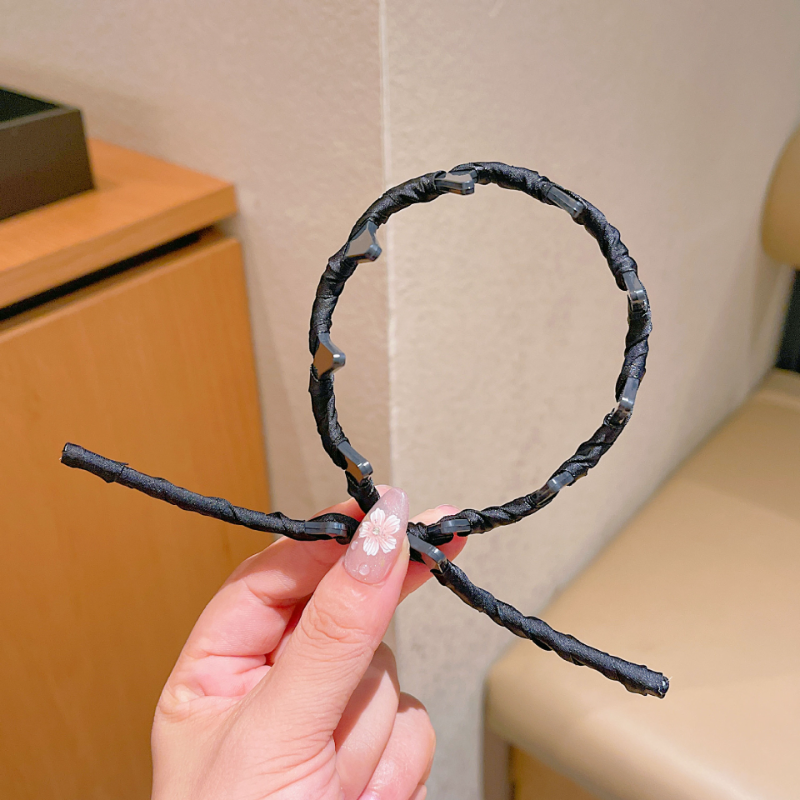 ที่คาดผมทรงสูงฟูฟ่องมีเท็กซ์เจอร์