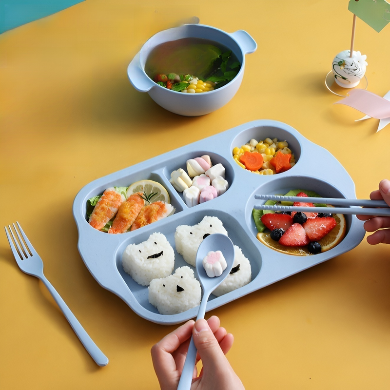 Divided straw tableware