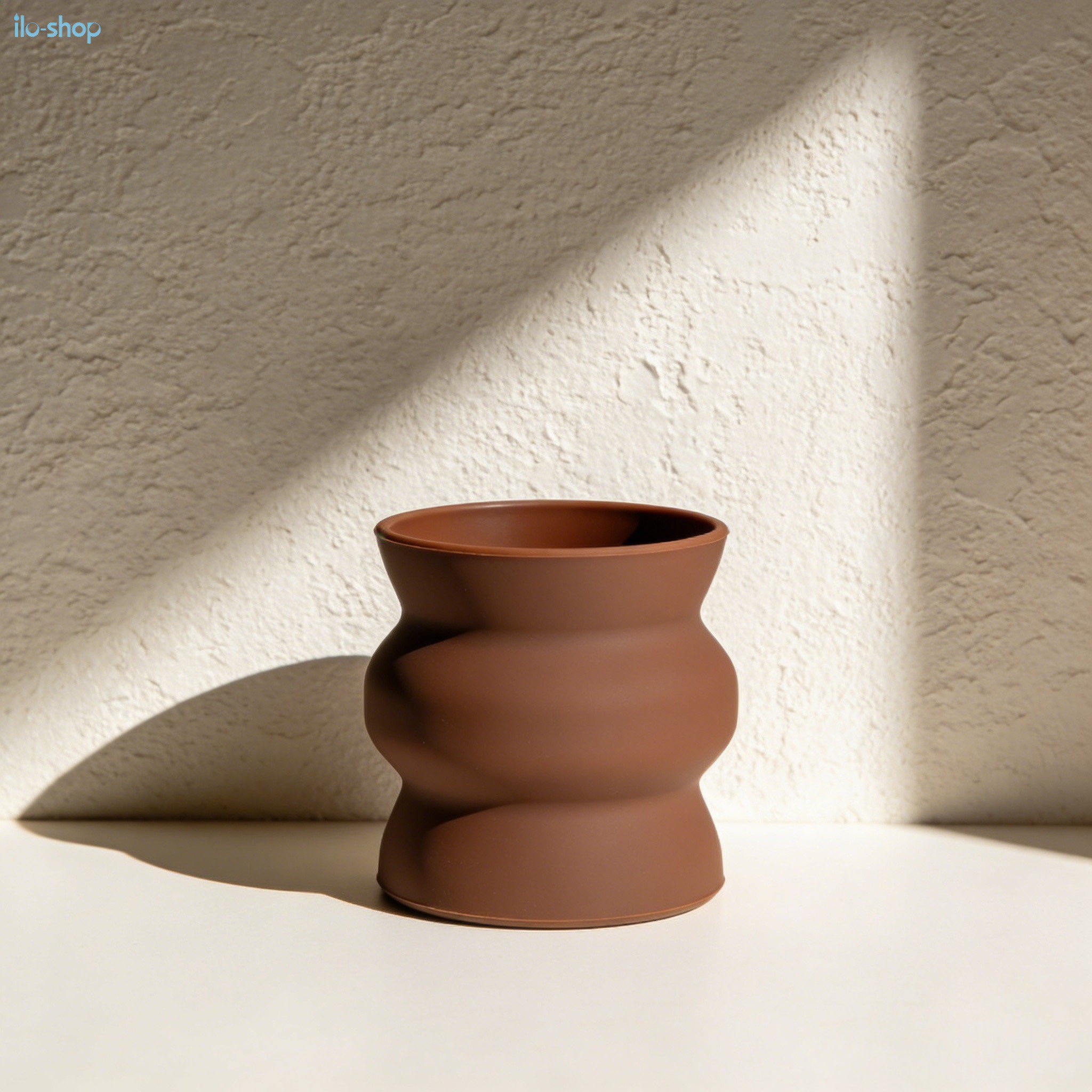 친환경 실리콘 커피컵 사용 장면