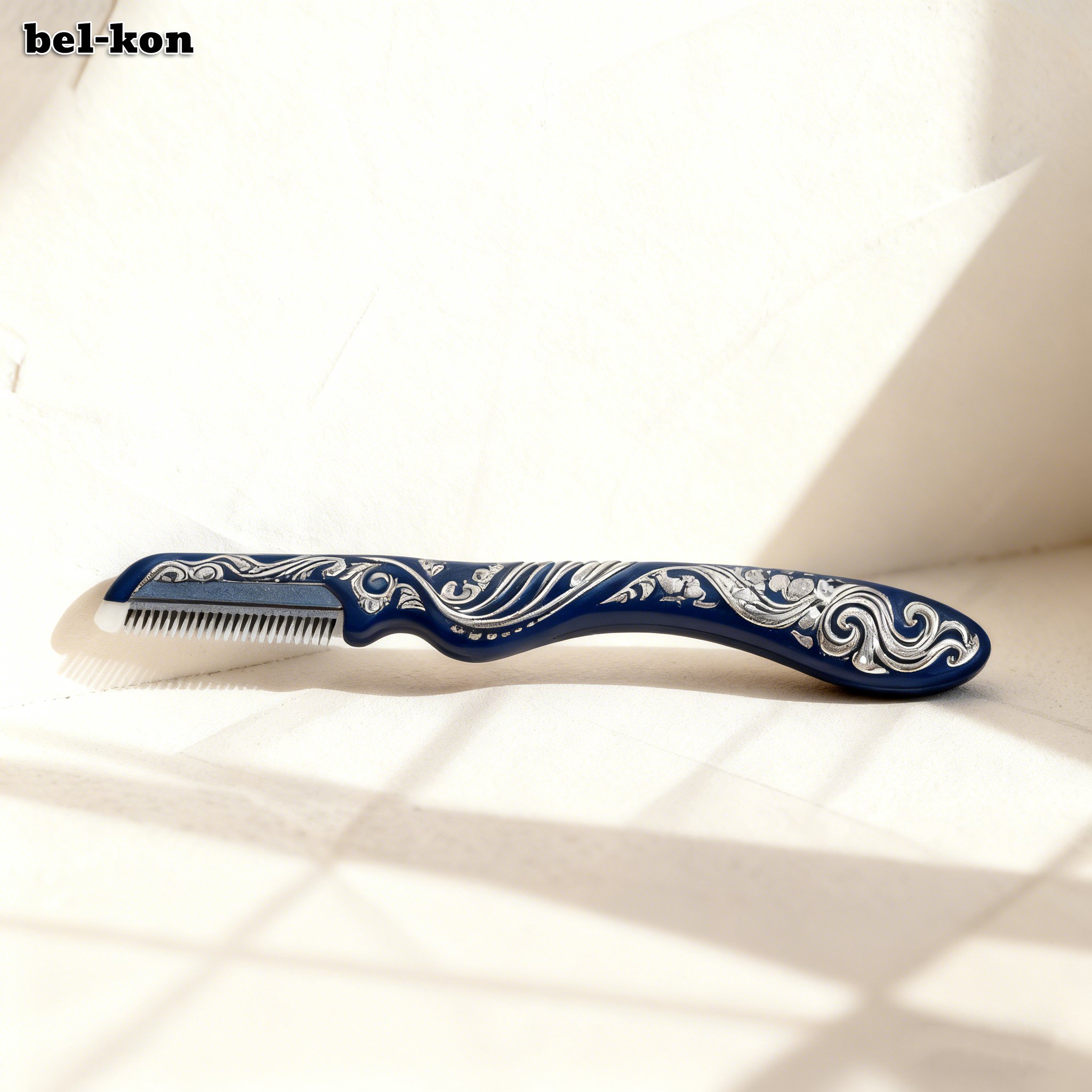 ที่เล็มคิ้วพกพาสะดวกสำหรับผู้หญิง