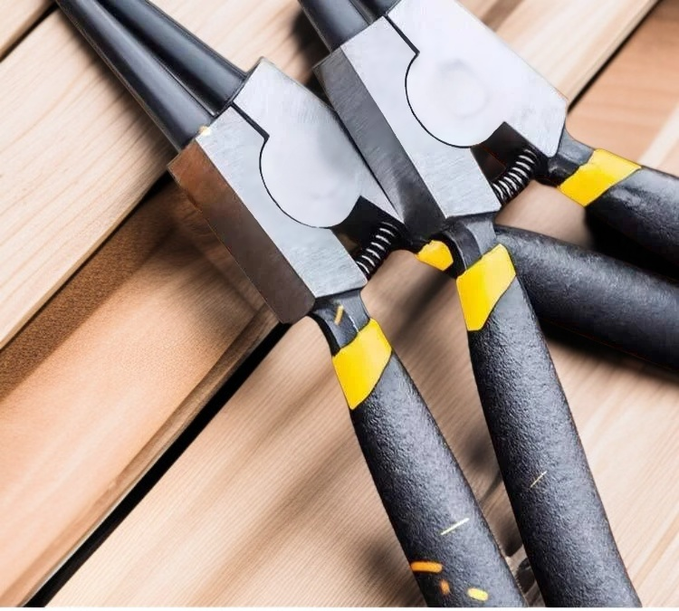 Professional grade pliers set with sharp nose design