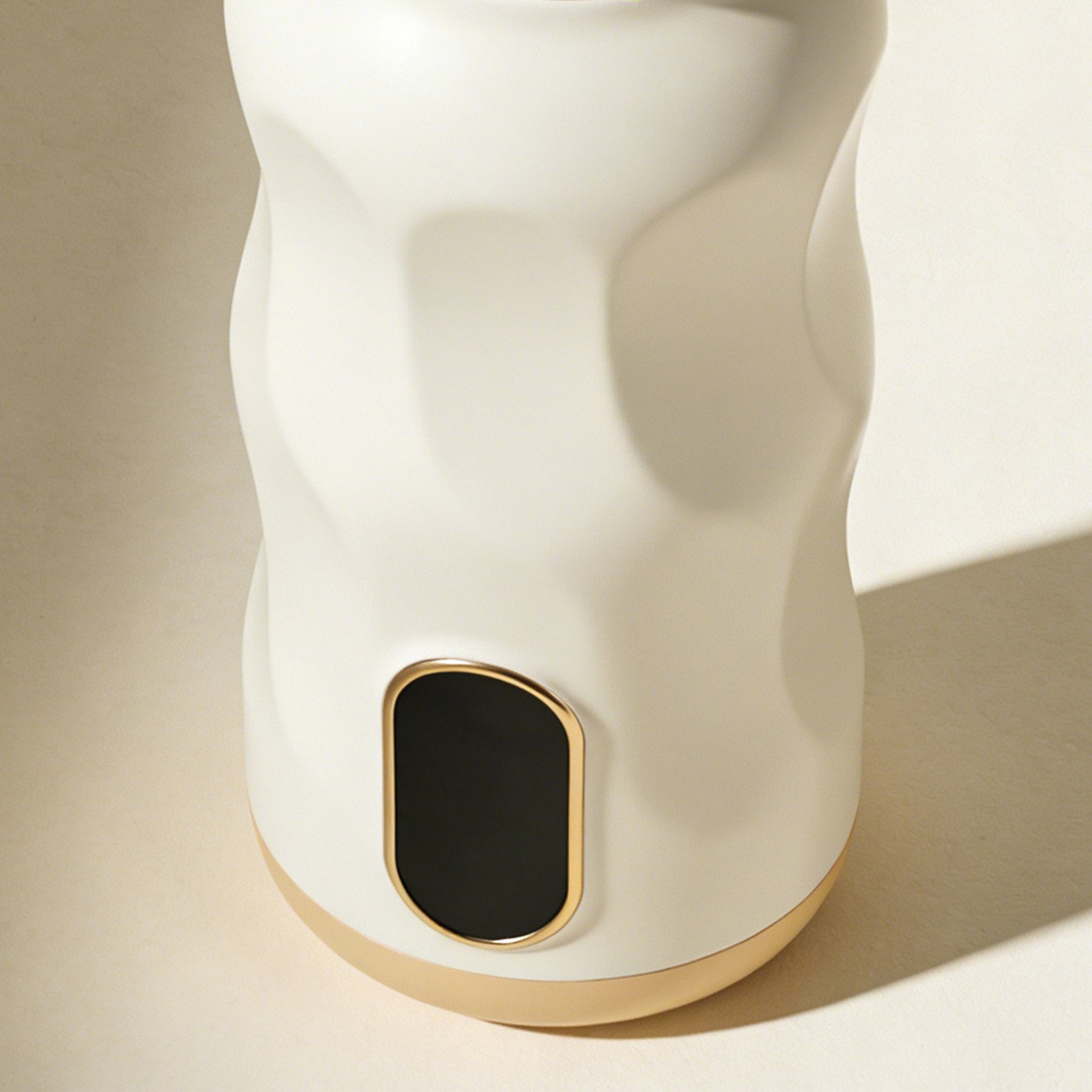 Close-up of the Smart Mug LED temperature display