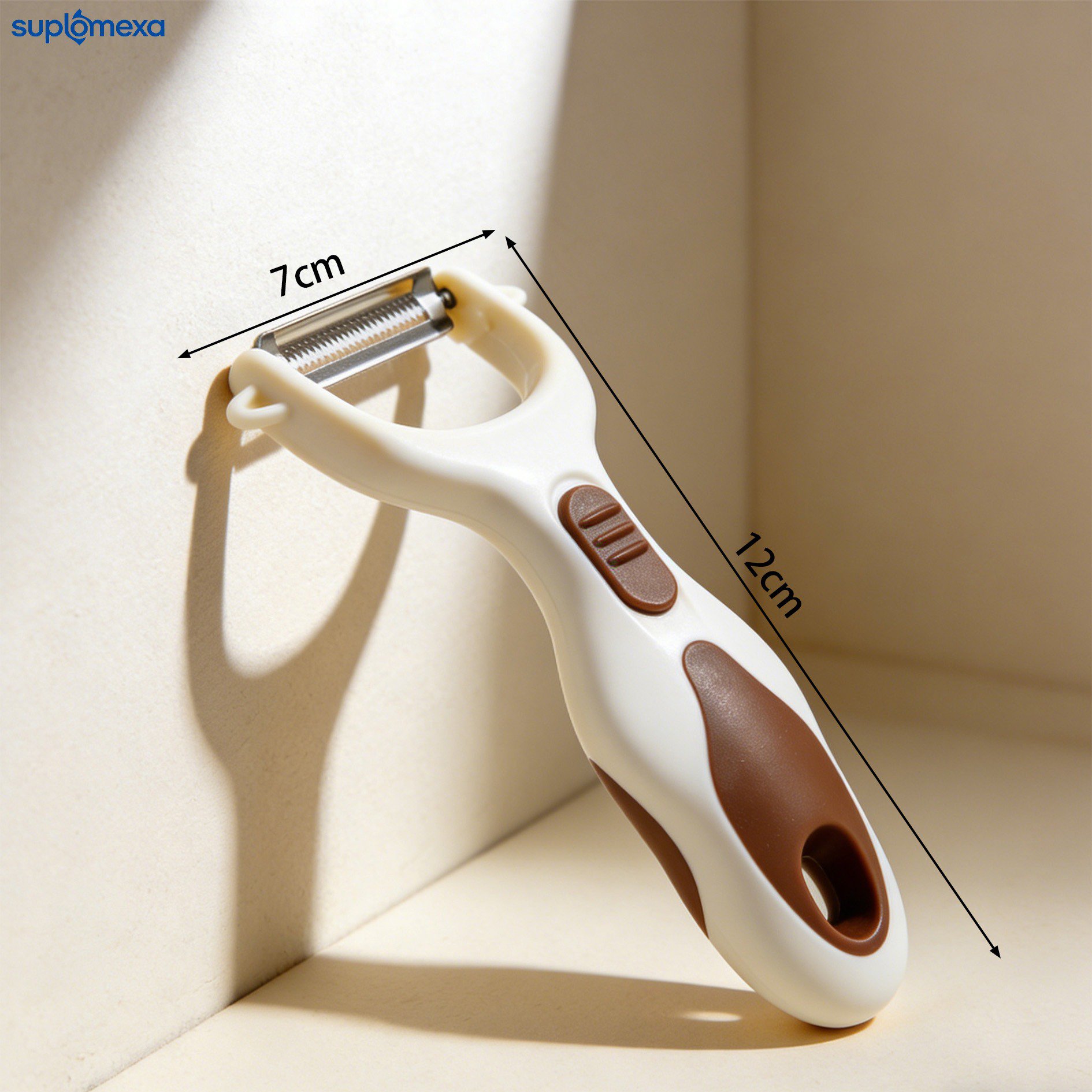 野菜の皮むきに使用しているピーラー